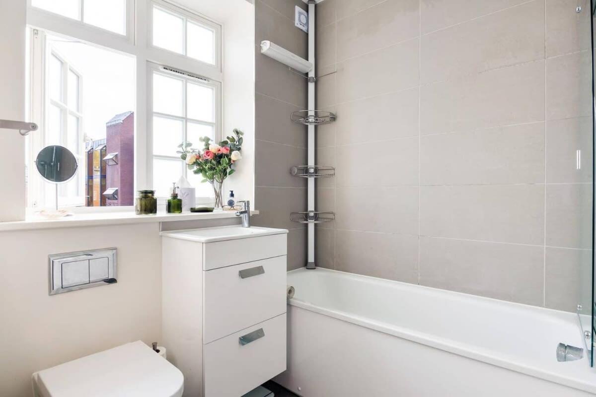 Large Luxury Studio In Heart Of Richmond ริชมอนด์ ภายนอก รูปภาพ