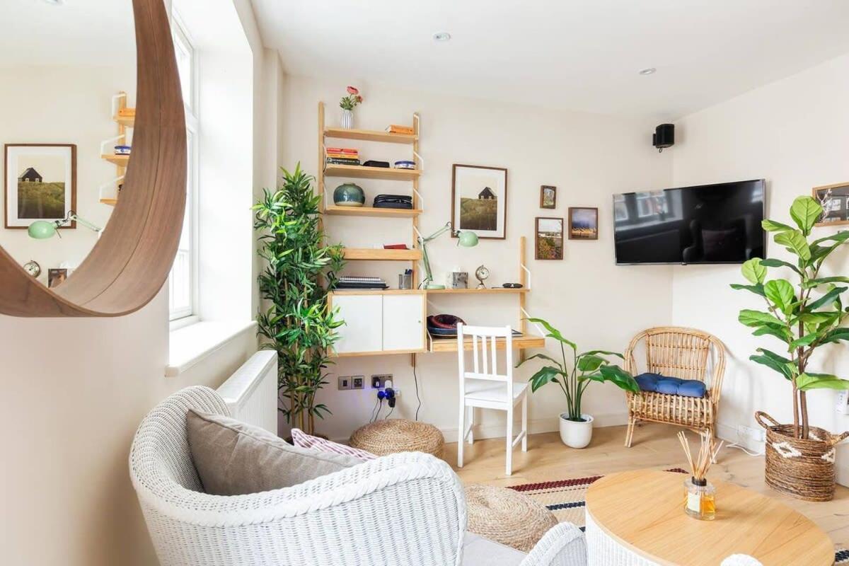 Large Luxury Studio In Heart Of Richmond ริชมอนด์ ภายนอก รูปภาพ